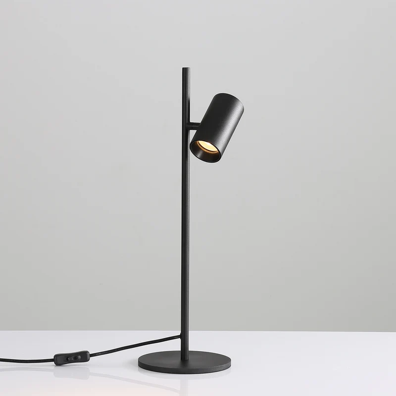 Lampada da tavolo moderna orientabile