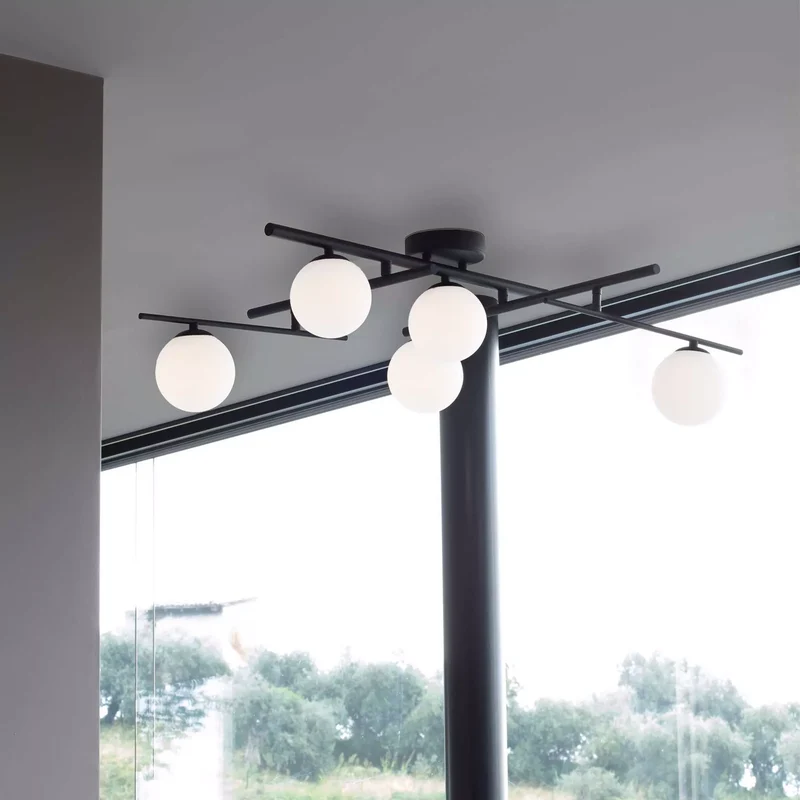Plafoniera nera 5 bocce vetro bianco moderna