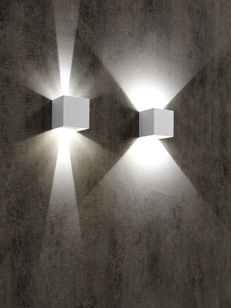 Applique led in metallo lampada parete cubo biemissione