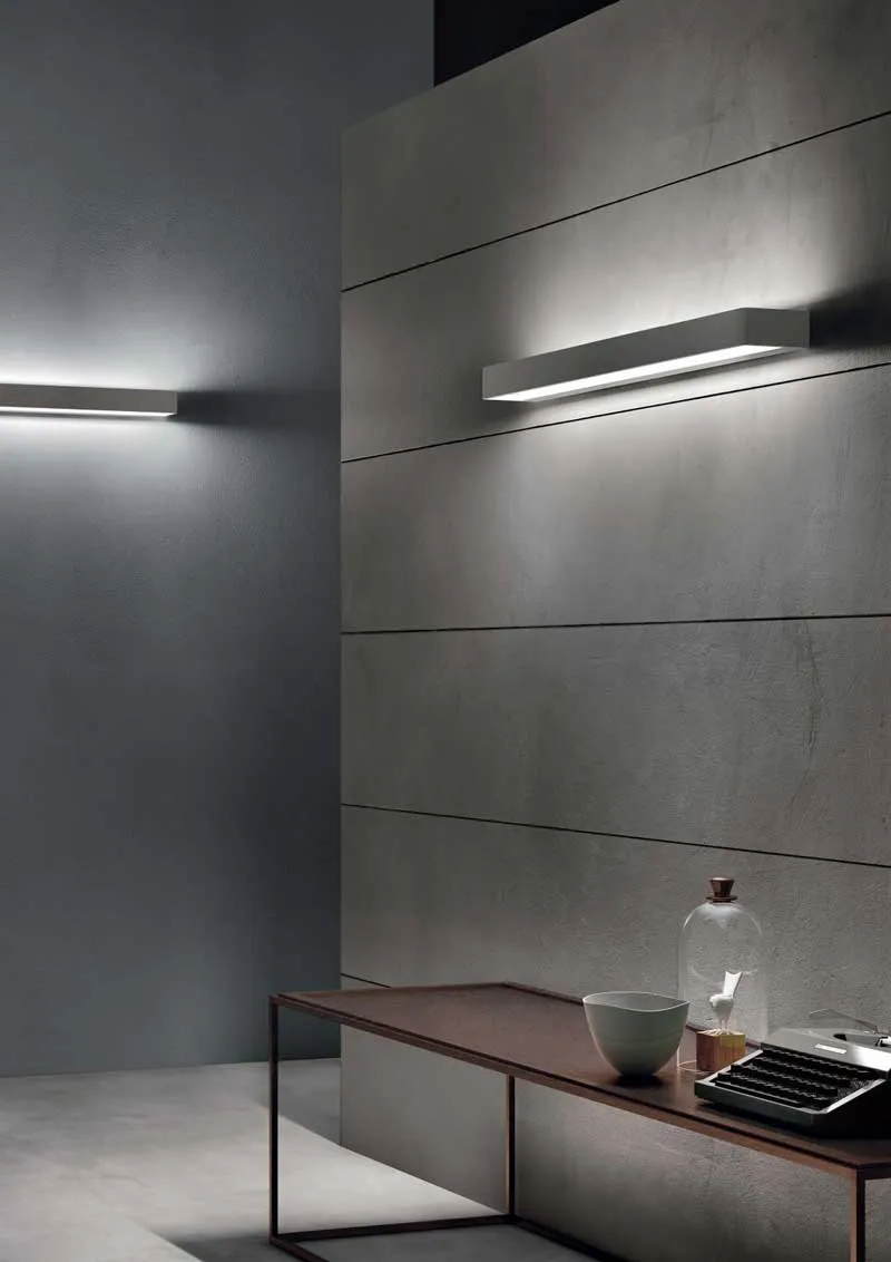 Linea Light Metal Applique led 3000k moderno doppio fascio luminoso