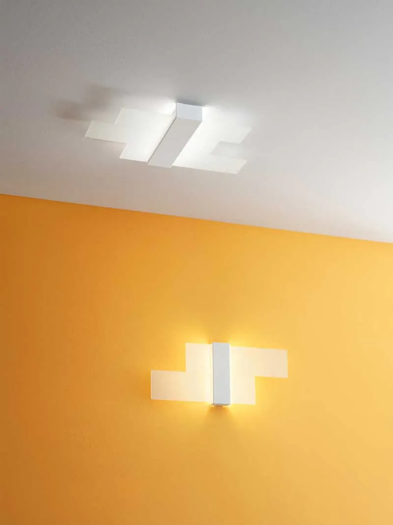 Applique o Plafoniera Linea Light Triad in vetro bianco luminosa