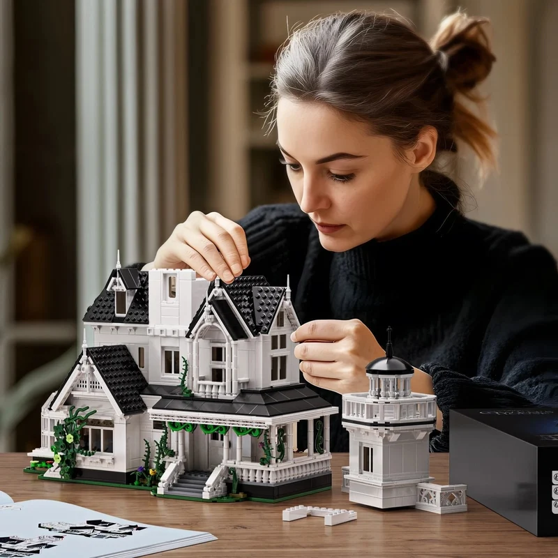 Halloween Construction Blocks Victorian House with LED Lighting and Plastic Play Pieces